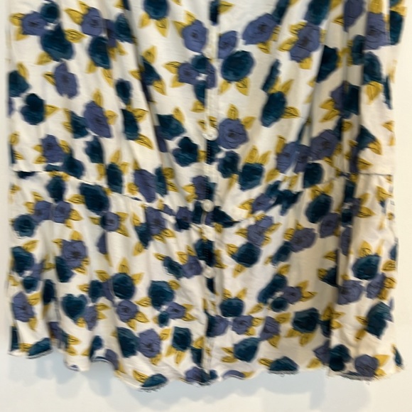 Blue flower print spaghetti strap button down top - Picture 3 of 5